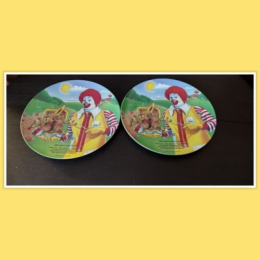 1989 (2) MCDONALD'S ADVERTISING THE MCNUGGET BAND PLASTIC PLATE